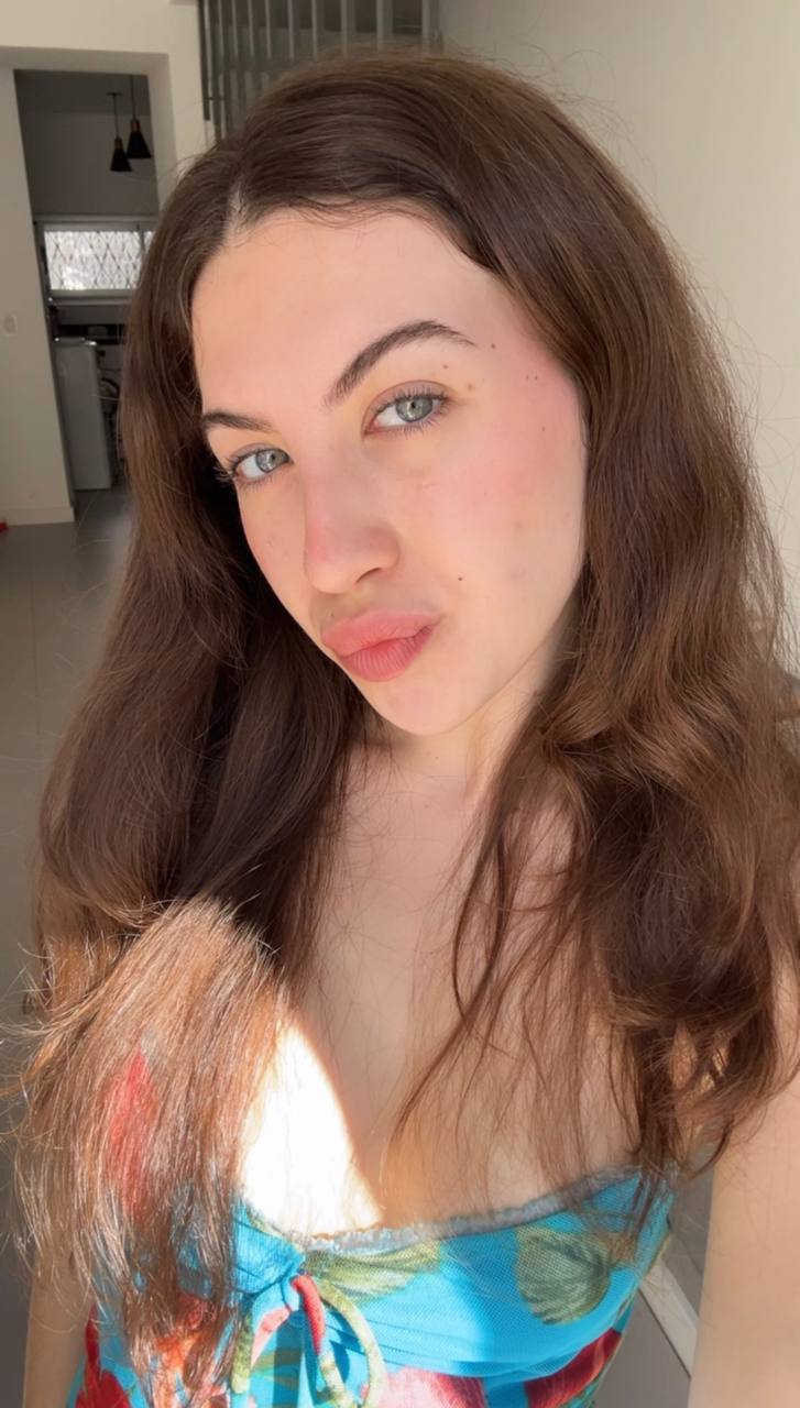 Nude girl Amber in Bien Hoa