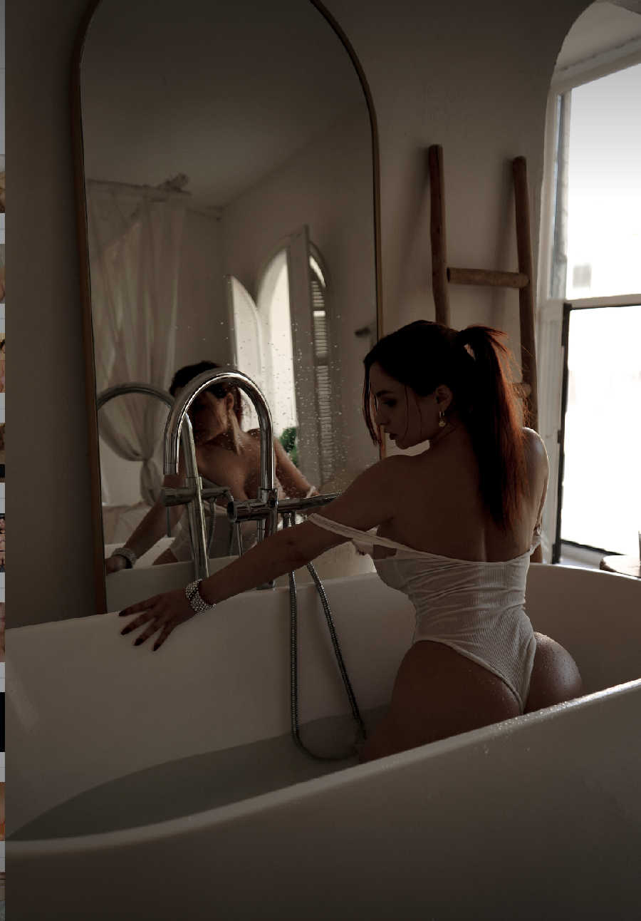 A playful frame from Miranda Faith nude — online in Bien Hoa