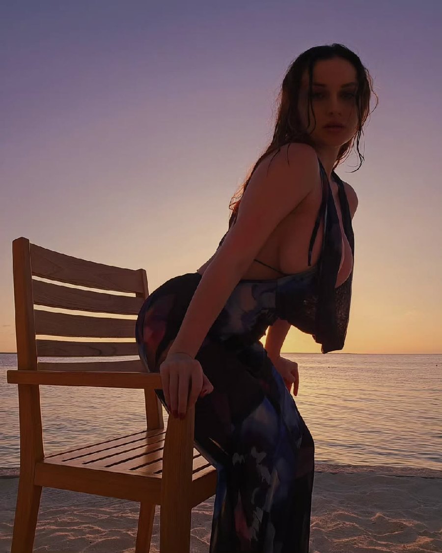 Sexy girl Miranda Faith nude in Bien Hoa