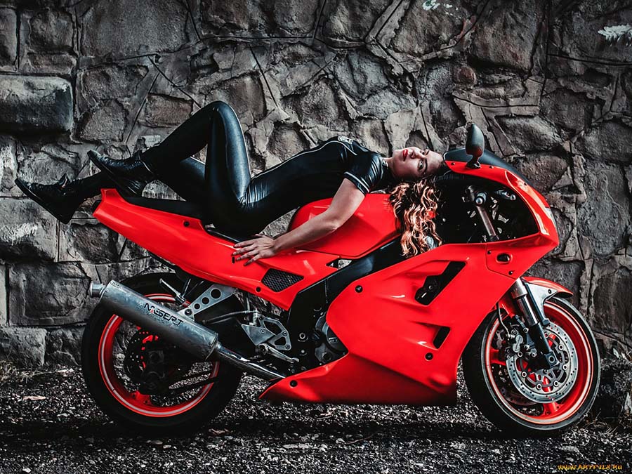 Beautiful girl Beautiful girls and motorcycles in Bien Hoa