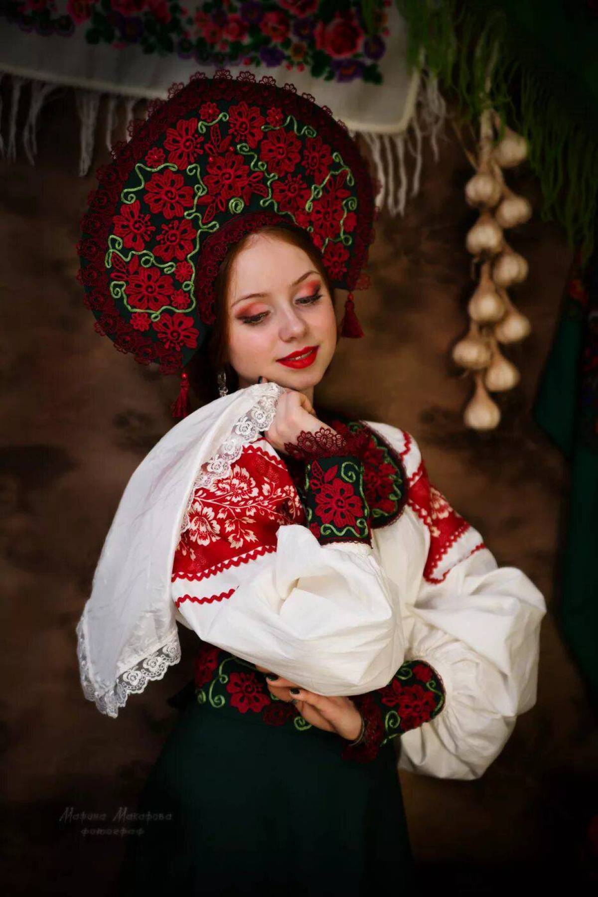 Women in Slavic costumes underwear in Bien Hoa