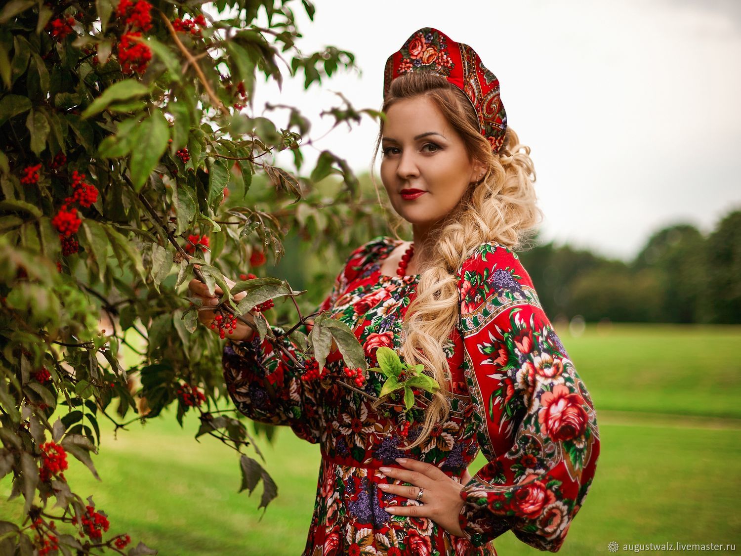Women in Slavic costumes in Bien Hoa