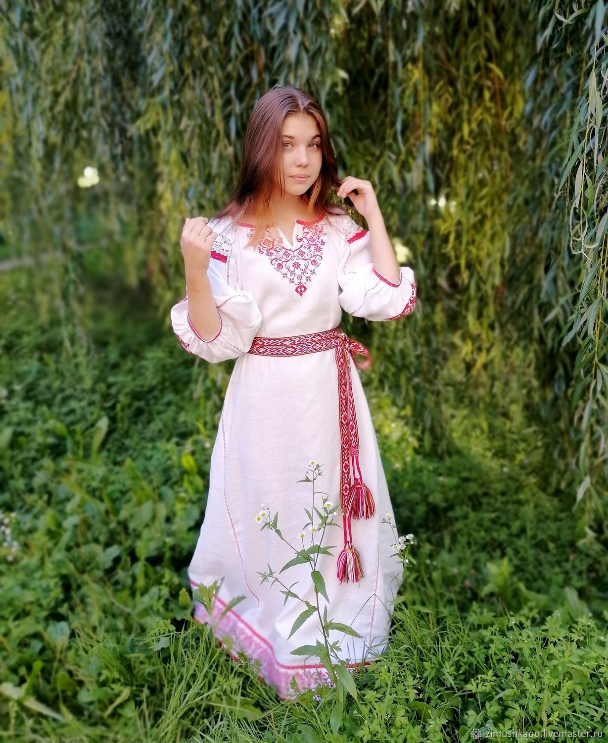 Girl Girls in Slavic costumes in Bien Hoa