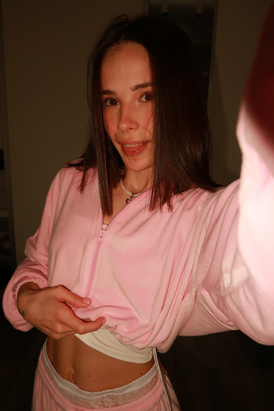 Tina brings the glow — live moments in Bien Hoa